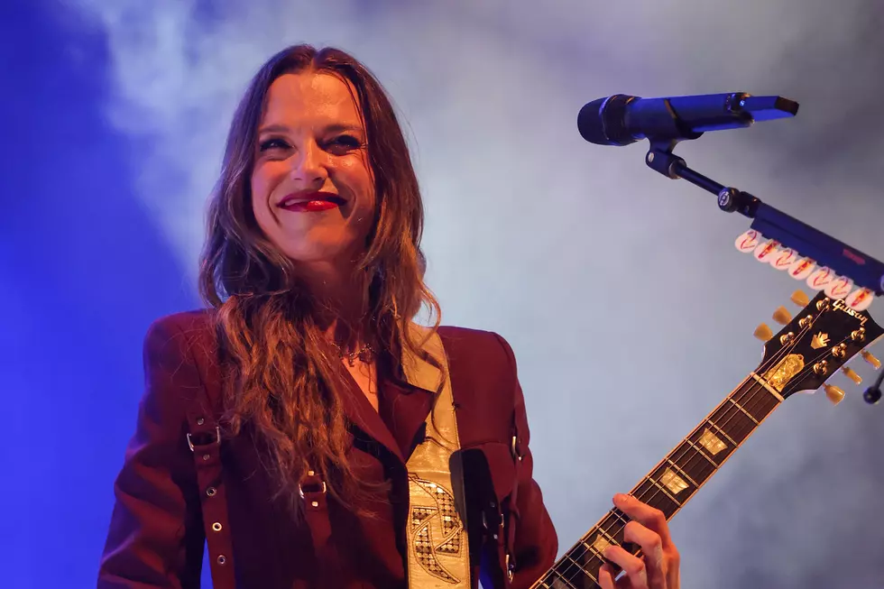 Here Are the Lyrics to Halestorm's 'Darkness Always Wins'