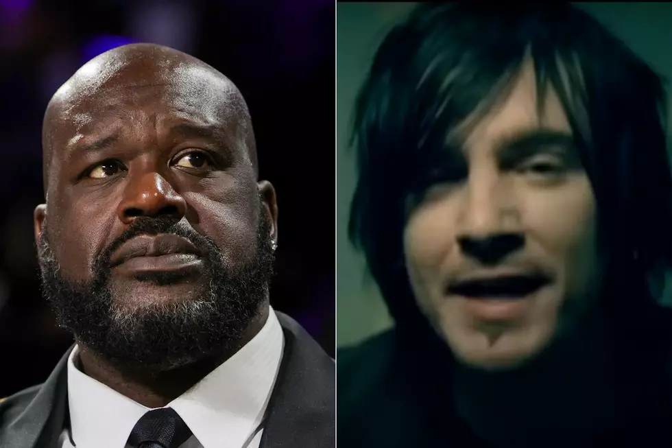 Shaq Plays 2000s Rock Hit on Guitar + He’s So Big Fans Think It’s a Ukulele